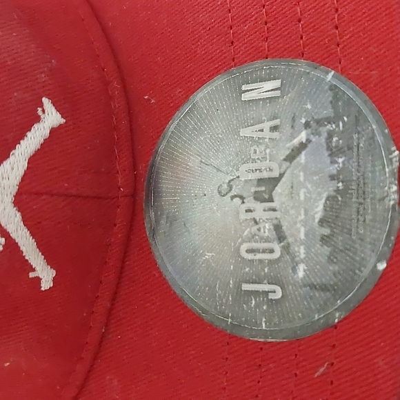 Jordan Infant Baseball Hat Adjustable strap Color: Red w/white jumpman logo - Picture 2 of 11